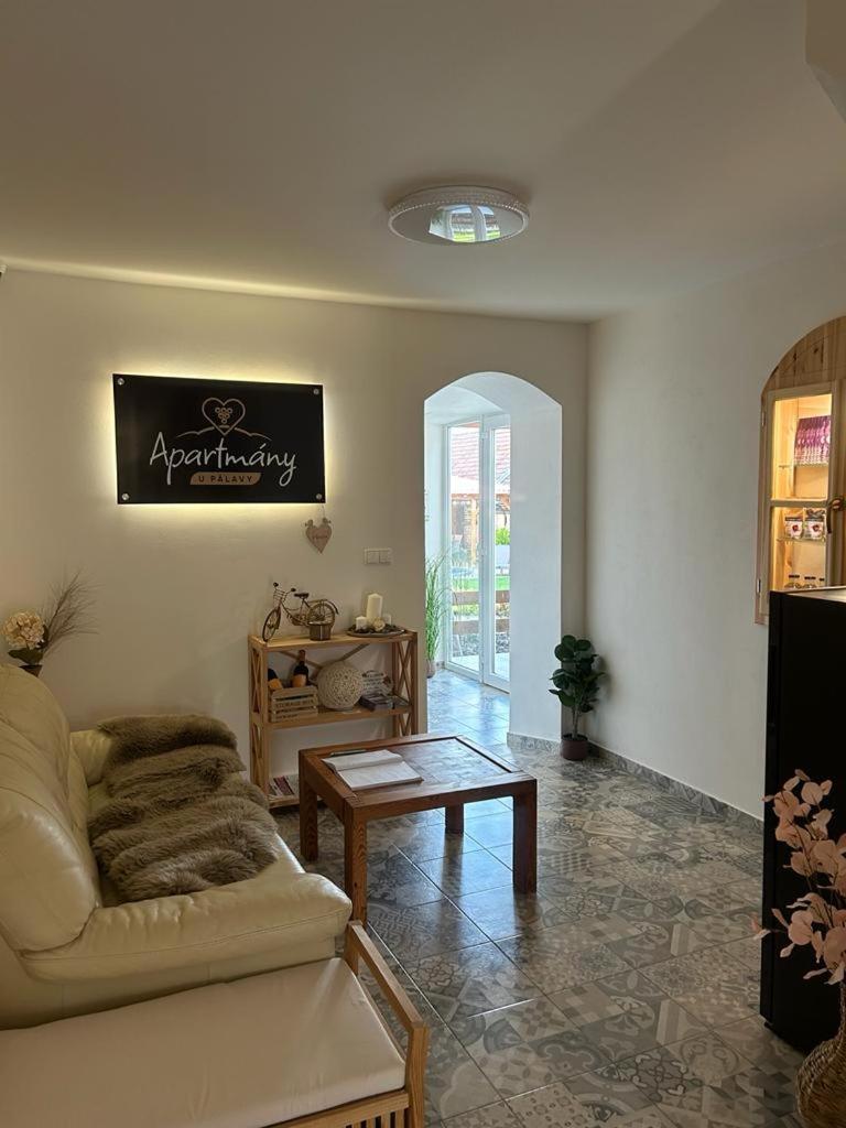 Přítluky Apartmany U Palavy מראה חיצוני תמונה